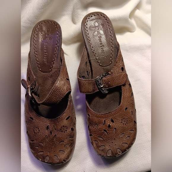 BareTraps Shoes - BareTraps leather sz 8